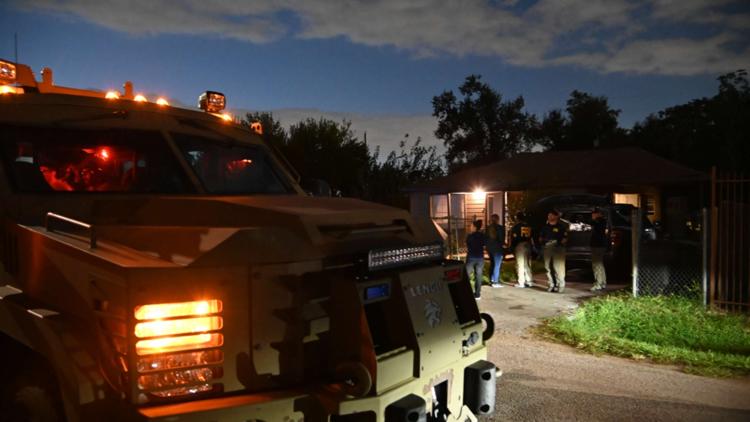 FBI, SWAT conducting operations at multiple Houston-area locations — KHOU 11 (Houston), Lisbon Sports news